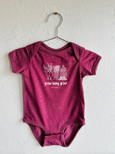 Load image into Gallery viewer, &#39;Grow Baby Grow&#39; baby onesie
